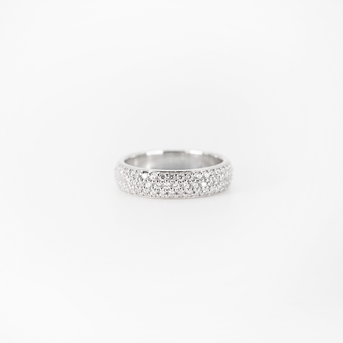 18ct white gold pave’ set with 3 rows of brilliant cut diamonds